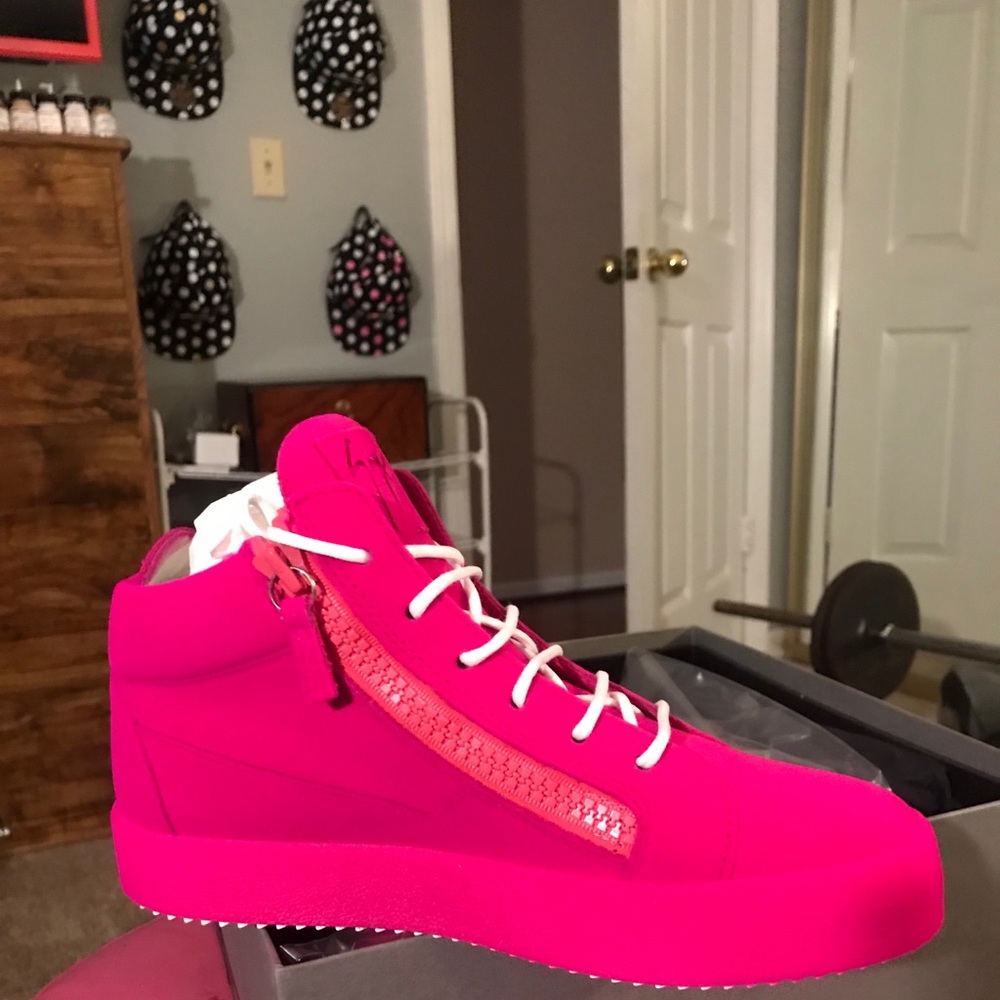 Guiseppe Tennis shoes hot Pink with white